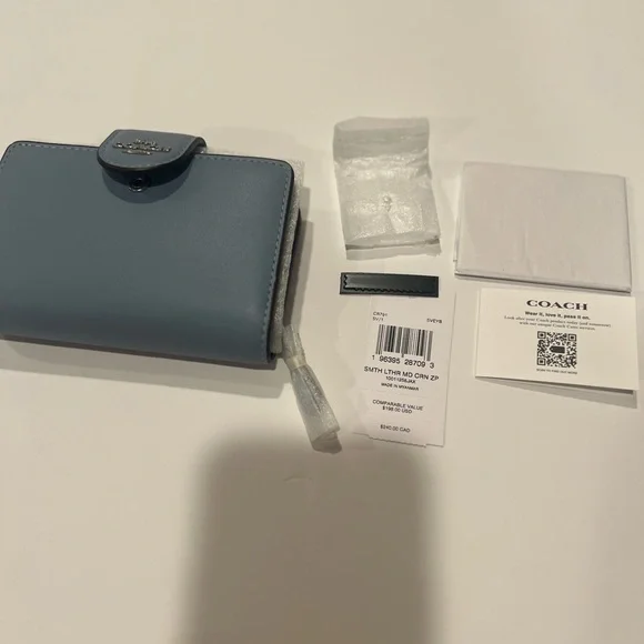 Coach Medium Light Blue/Chambray/Bluebell Leather Bi-Fold Corner Zip Wallet NWT - Picture 12 of 16